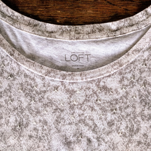 Ann Taylor LOFT Lace Print Sequin Cream Taupe Tee - Picture 3 of 3